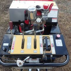 中古 共立クローラスプレーヤ CHS360 タンク容量350L ノズルCNK2付き 自走式 動力噴霧機 動噴 農機具の画像