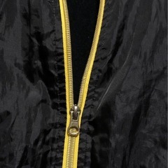 状態良好　150cm 黒金　シャカジャン　ジャージ上　の画像