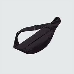 ユニクロ クロスボディバッグ ブラウンの画像