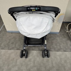 combi ベビーカー メチャカルハンディ オート4キャス compactの画像