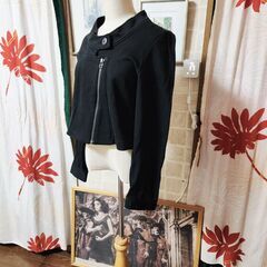 ΩCOMME CA ISM(コムサイズム) きりり、すっきり。エレガント＆ハンサムスタイルのショート丈ジャケット、いかがでしょうか？の画像