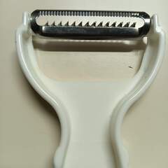 千切りピーラーですの画像