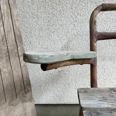 古い小学校の長椅子 01の画像