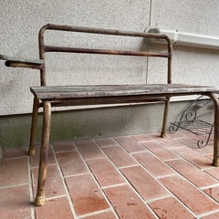 古い小学校の長椅子 01の画像