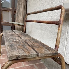 古い小学校の長椅子 01の画像