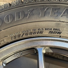 スタッドレスタイヤ4本セットホイール付の画像