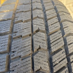 スタッドレスタイヤ4本セットホイール付の画像