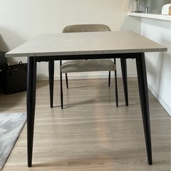 【美品】大理石調ダイニングテーブルの画像