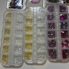 ネイルパーツ大量　未使用品の画像