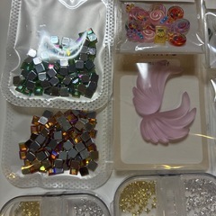 ネイルパーツ大量　未使用品の画像