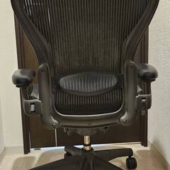 アーロンチェア Bサイズ クラシック Herman Millerの画像