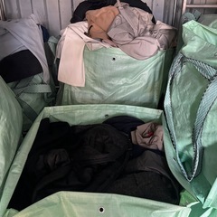 全品300円！！29日土曜日！！ジャンパーコート冬服古着市をやり...