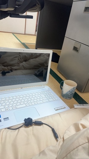 16GBのRAMと1000GBのハードディスクで問題なく動作します