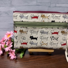 長いネコ模様ポーチの画像