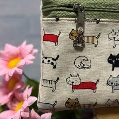 長いネコ模様ポーチの画像