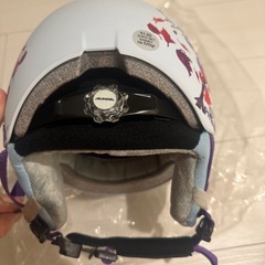 スノーヘルメット⭐️未使用⭐️スキー　スノーボード　キッズ　ディズニーの画像