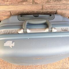 【中古】水色スーツケース　大型の画像