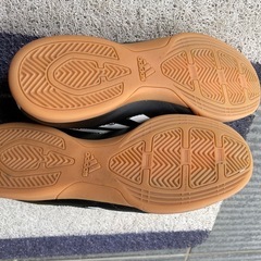 （決まりました）【美品】adidas フットサルシューズ UK7（25.5cm相当）の画像