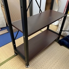 ラック付きデスクの画像