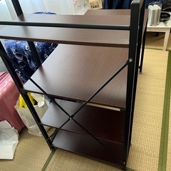 ラック付きデスクの画像