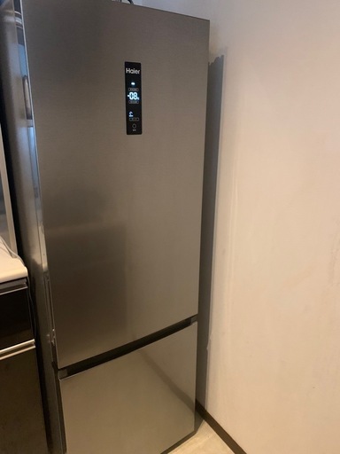 使用一カ月　
335リットル大型冷蔵庫