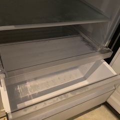 使用一カ月　
335リットル大型冷蔵庫の画像