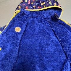 HOT BISCUITS 乗り物柄リバーシブルアウター90サイズの画像