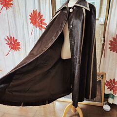 とびっきり！なシルエット。ハラコ風艶やかロングマントコート、いかがでしょうか？の画像