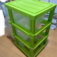 【無料でお譲りします】収納チェスト　キャスター付きの画像