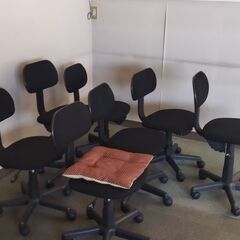 オフィス 椅子 上下しますの画像