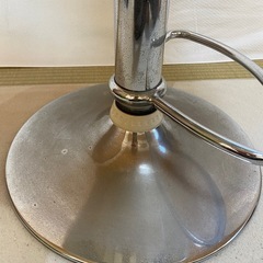 ホワイト　バースツール 【高さ調整可能】の画像