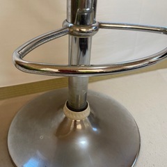 ホワイト　バースツール 【高さ調整可能】の画像