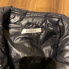 黒ダウンコートの画像