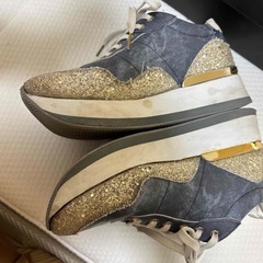 プラスダイアナ スニーカー シューズ 靴ヒールアップ　23.5㎝の画像