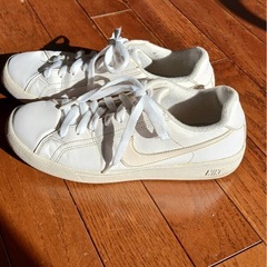 スニーカー　24センチの画像