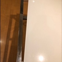 ホワイトガラステーブル（W180×D85）の画像