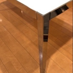 ホワイトガラステーブル（W180×D85）の画像