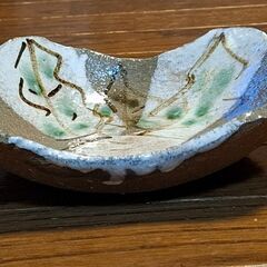 蕪絵の陶器の四角形の皿(器)1つの画像