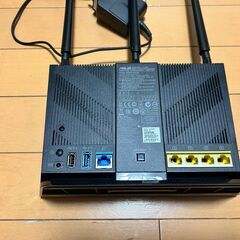 ASUS RT-AC68U デュアルバンド Wi-Fi ルーターの画像
