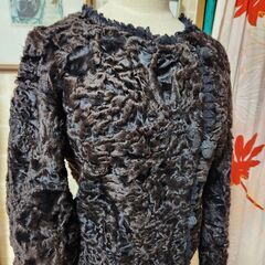 Yves Saint Laurent(イヴ・サンローラン) 超希少毛皮アストラカン。これ以上ない美しい巻き毛のショートコート、いかがでしょうか？の画像