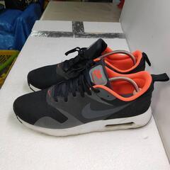 ご購入者さまが決まりました。ナイキのスニーカー（ブラック 26.5か ら  27cm）はいかがですか。の画像
