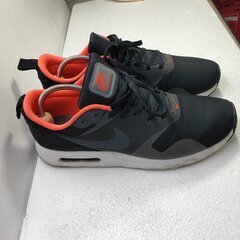 ご購入者さまが決まりました。ナイキのスニーカー（ブラック 26.5か ら  27cm）はいかがですか。の画像