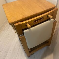 折り畳みデスク・椅子付属セット（コンパクトで使いやすい）の画像