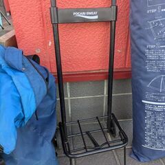 テント・食器・寝袋の画像