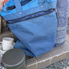 テント・食器・寝袋の画像