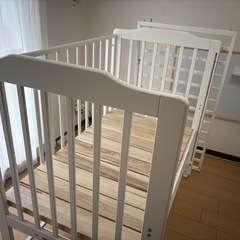 【お取引中】カトージ ハイタイプ ベビーベッドの画像