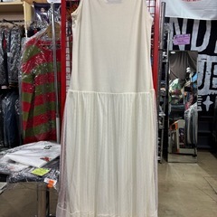 白 ロングワンピースの画像