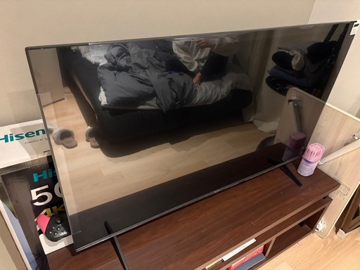 値下げ‼️保護フィルム付き50V型箱付きテレビ‼️ローボード付きです‼️