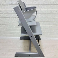 ［美品✨］  六角レンチで簡単調整✨  ストッケ  トリップトラップ ベビーセットとテーブル付　 6ヶ月から〜大人まで🎁ベビー用品100点以上在庫あり！の画像