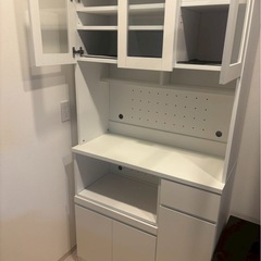 食器棚の画像